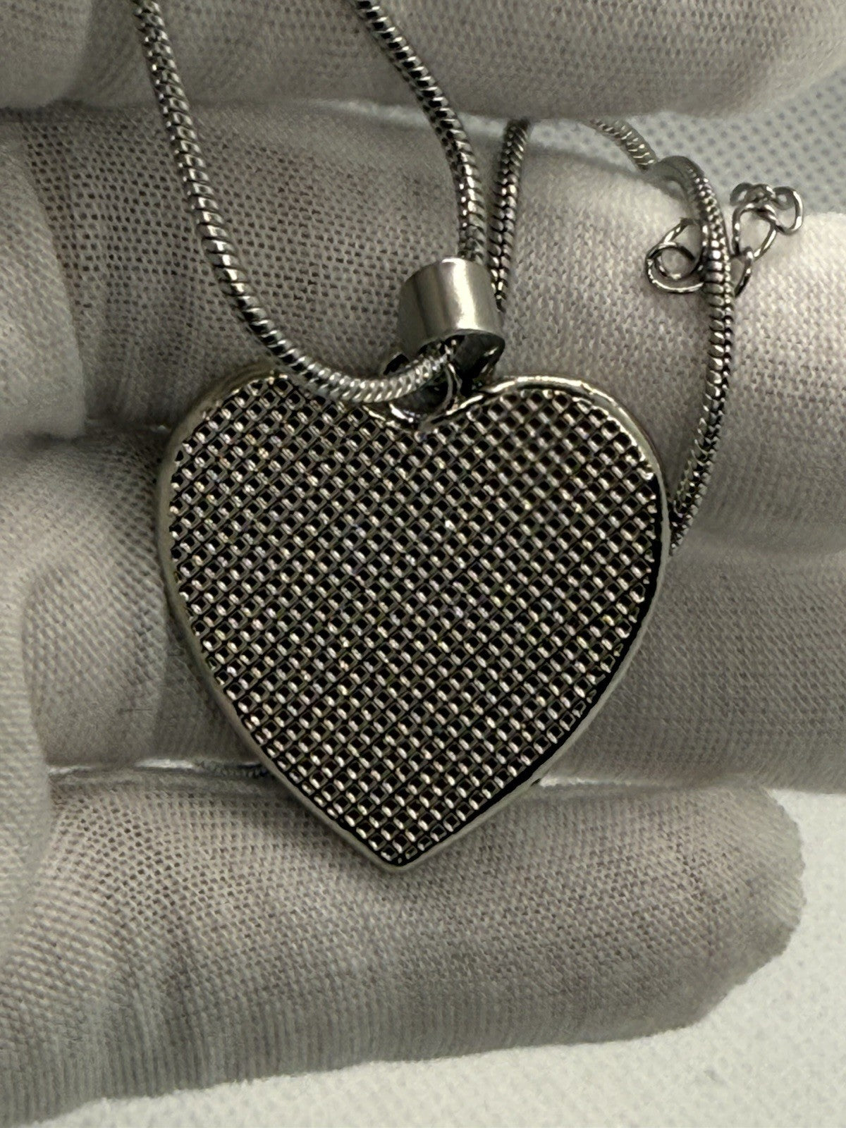 Sisters Heart Pendant Necklace Silver – Never Apart But Not in Heart Gift