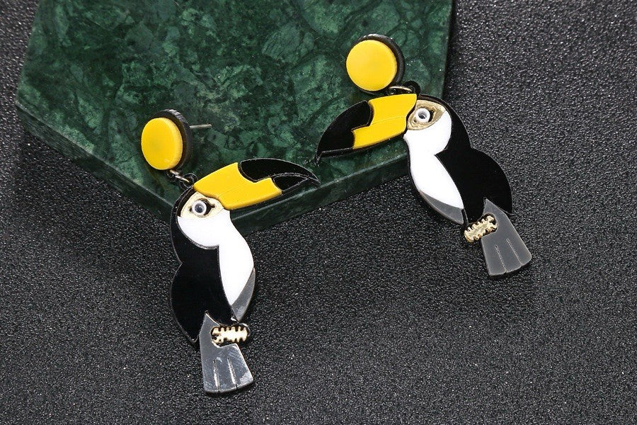 Bold Toucan Bird Dangle Earrings Acrylic Statement Jungle Style Fashion Jewelry